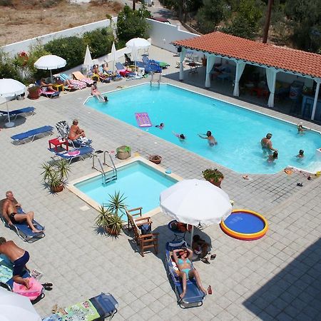Helios Hotel Agia Marina  Exterior foto